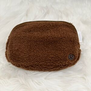 lululemon everywhere belt bag fleece